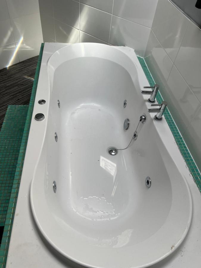 Boutique Blackpool 2 Bed Grey Apartment Sleeps 10 Exterior photo